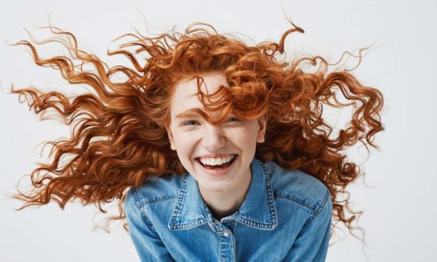 ۷ فایده خنده درمانی برای سلامت ذهن و جسم