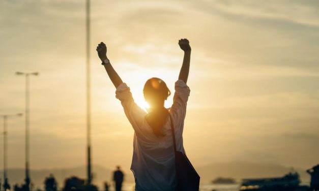 چگونه عینک بدبینی خود را برداریم؟